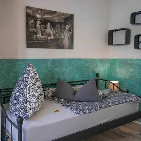 Appartement With 1 Bedroom *